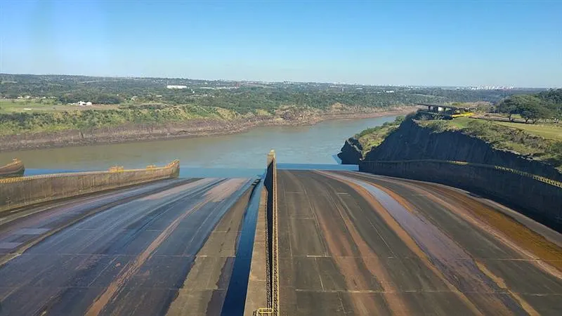 Itaipú + Templo Budista + almuerzo opcional en Rafain
